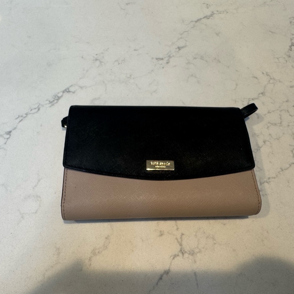 Small Kate spade cross body clutch